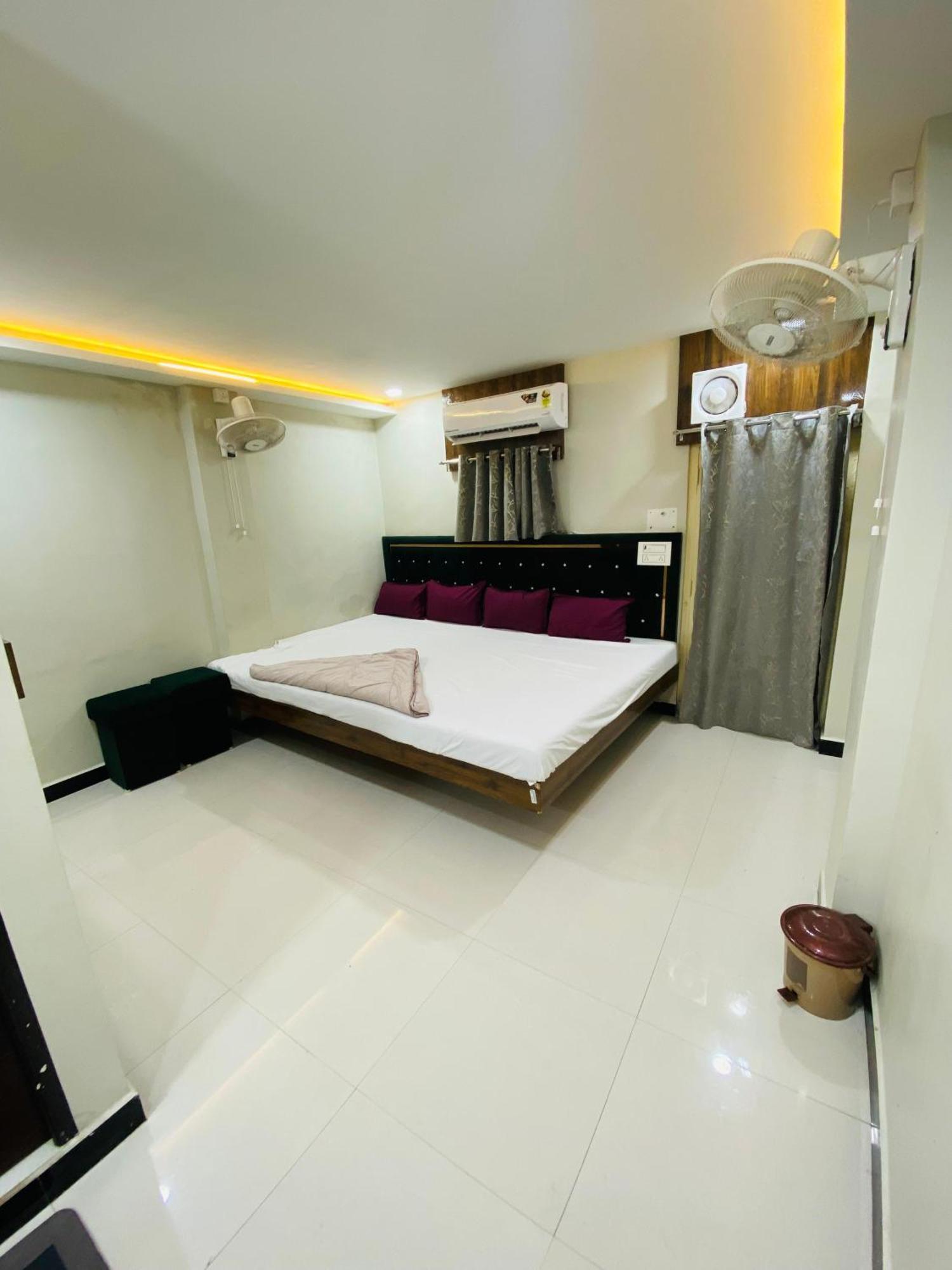 Hotel Super Palace Ujjain Dış mekan fotoğraf