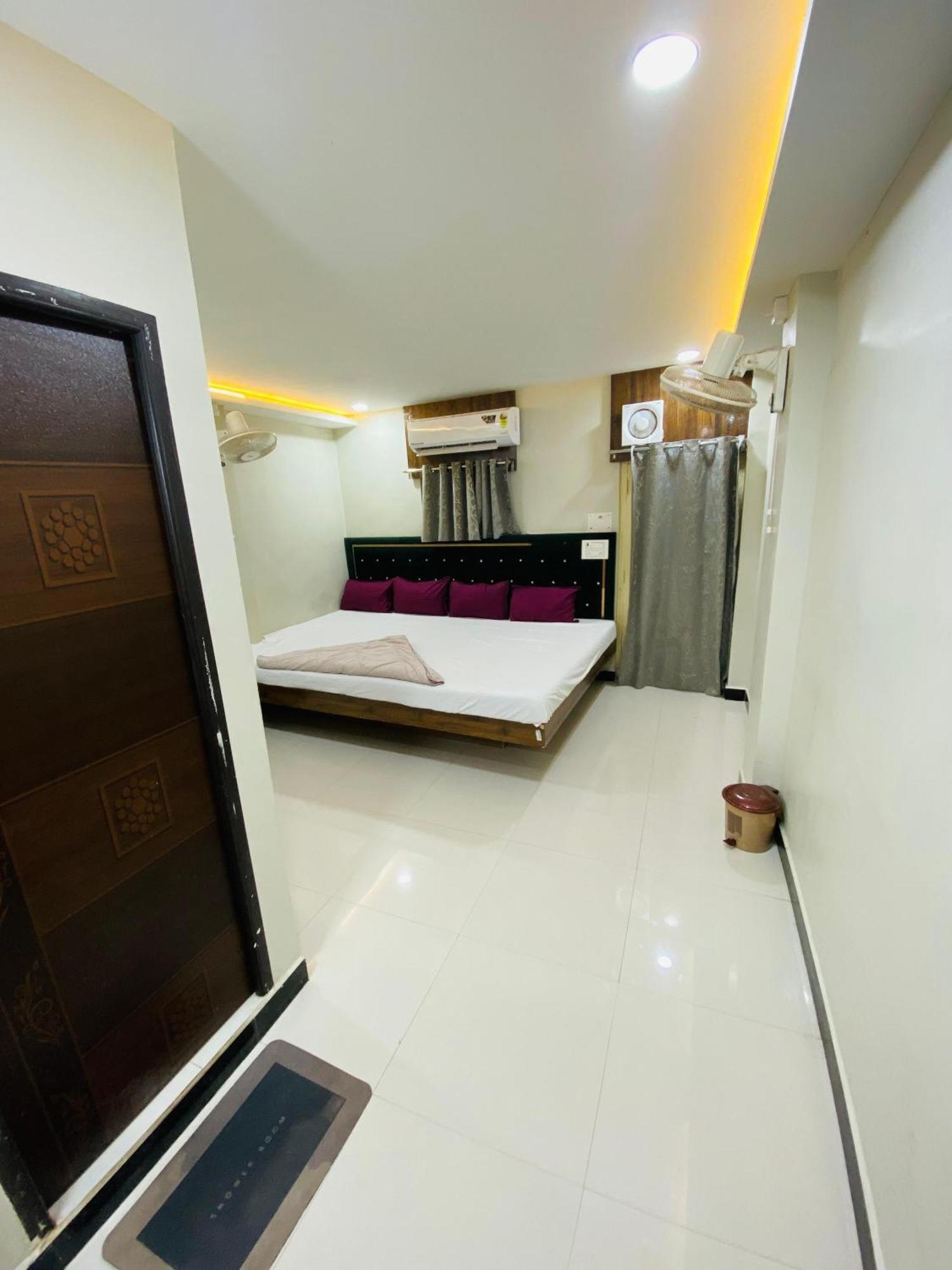 Hotel Super Palace Ujjain Dış mekan fotoğraf